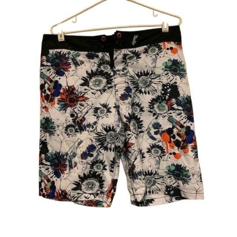 MAMBO SIZE MEDIUM BOARD SHORTS